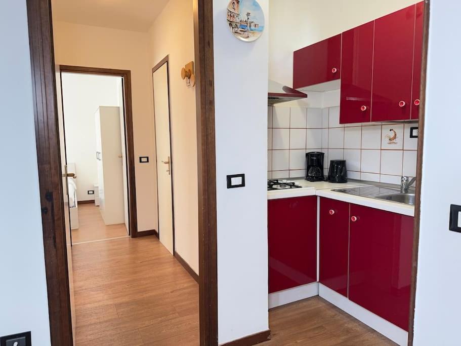 5' From Punta Gro Beach With Free Swimming Pool Sirmione Eksteriør billede